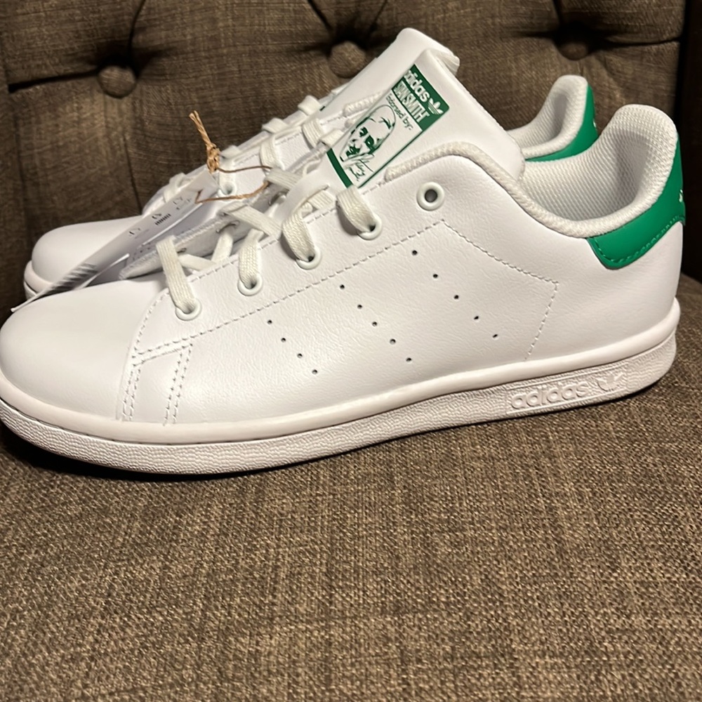 Adidas Stan Smith White Sneakers with Green Details kids size 3 new in box - Picture 5 of 11